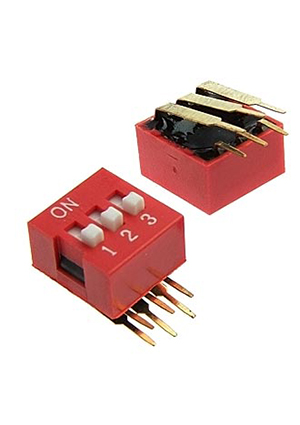 RUICHI DA03R, DIP-переключатель угловой RUICHI DA03R, 25 мА, 24 В, 50 мОм, 3 (ON-OFF) с шагом 2,54 мм, 6.7х DIP-переключатели